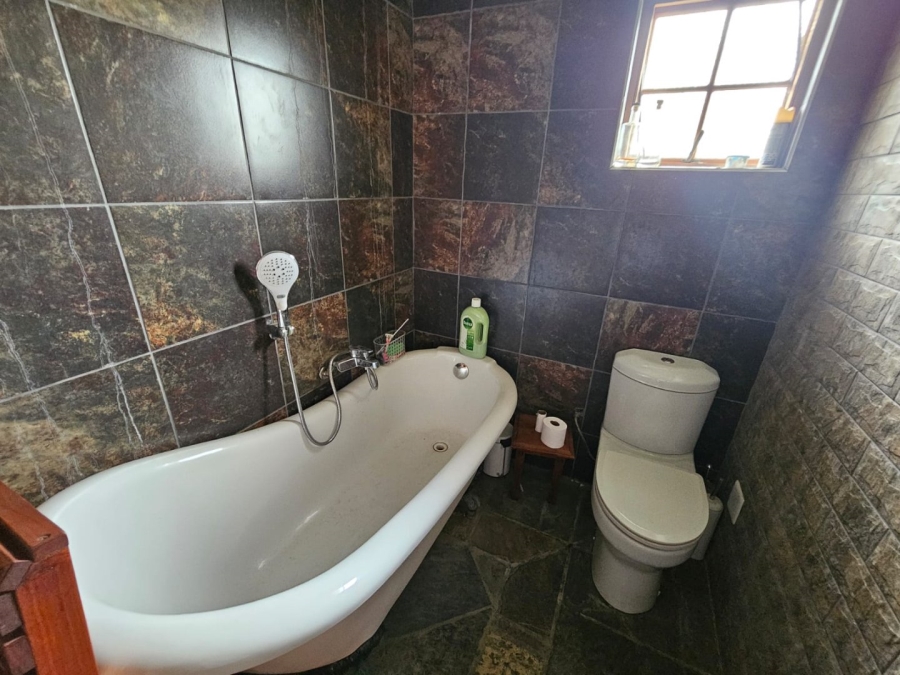 5 Bedroom Property for Sale in Boschenvaal River Front Lodges Free State